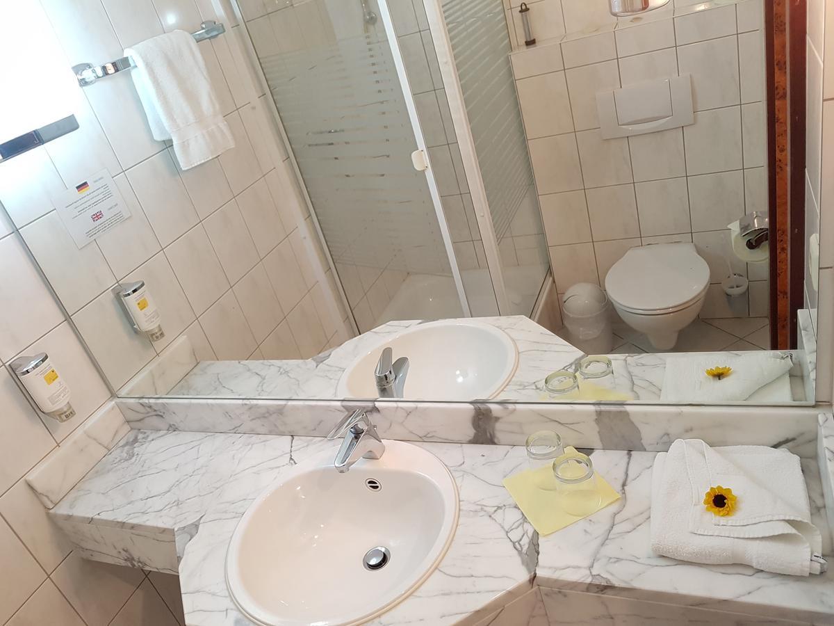 Landhotel Trampe Экстерьер фото
