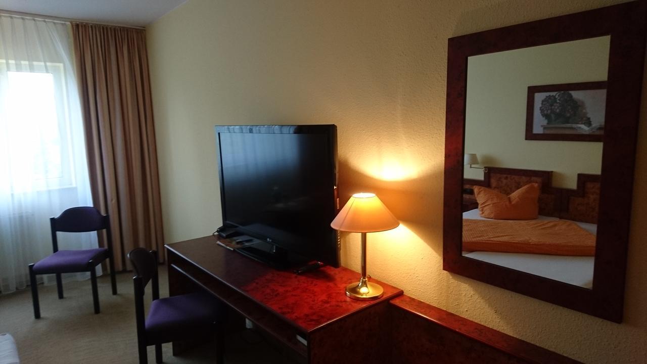 Landhotel Trampe Экстерьер фото