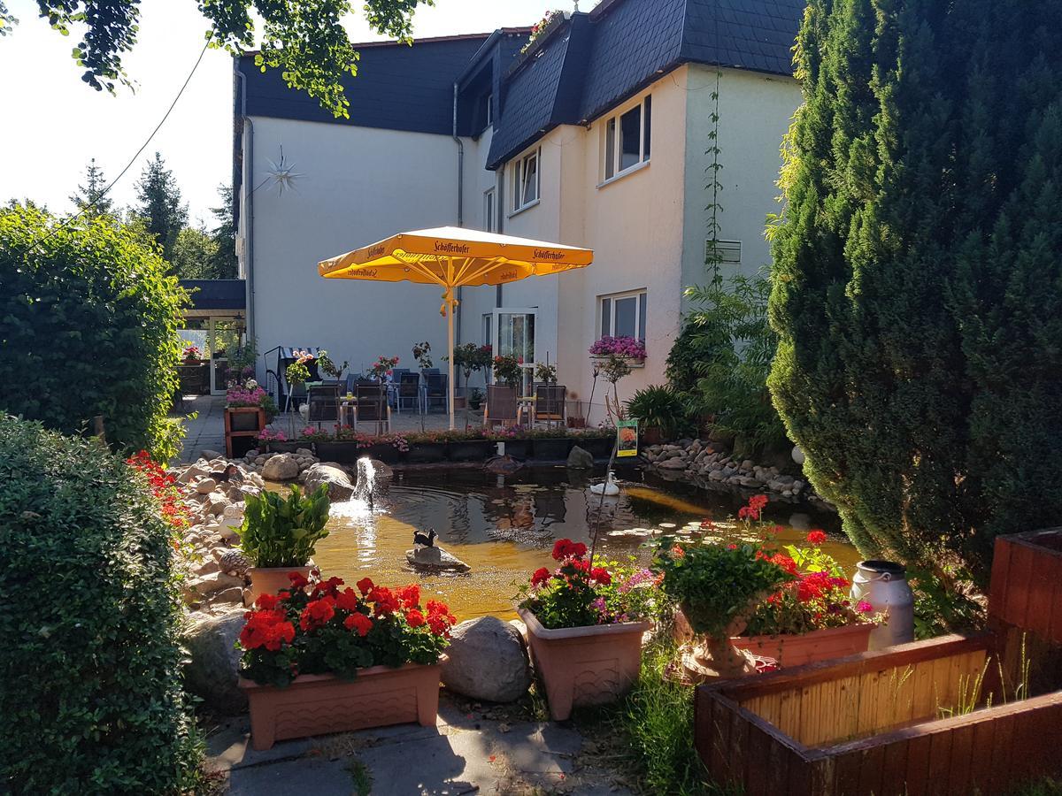 Landhotel Trampe Экстерьер фото