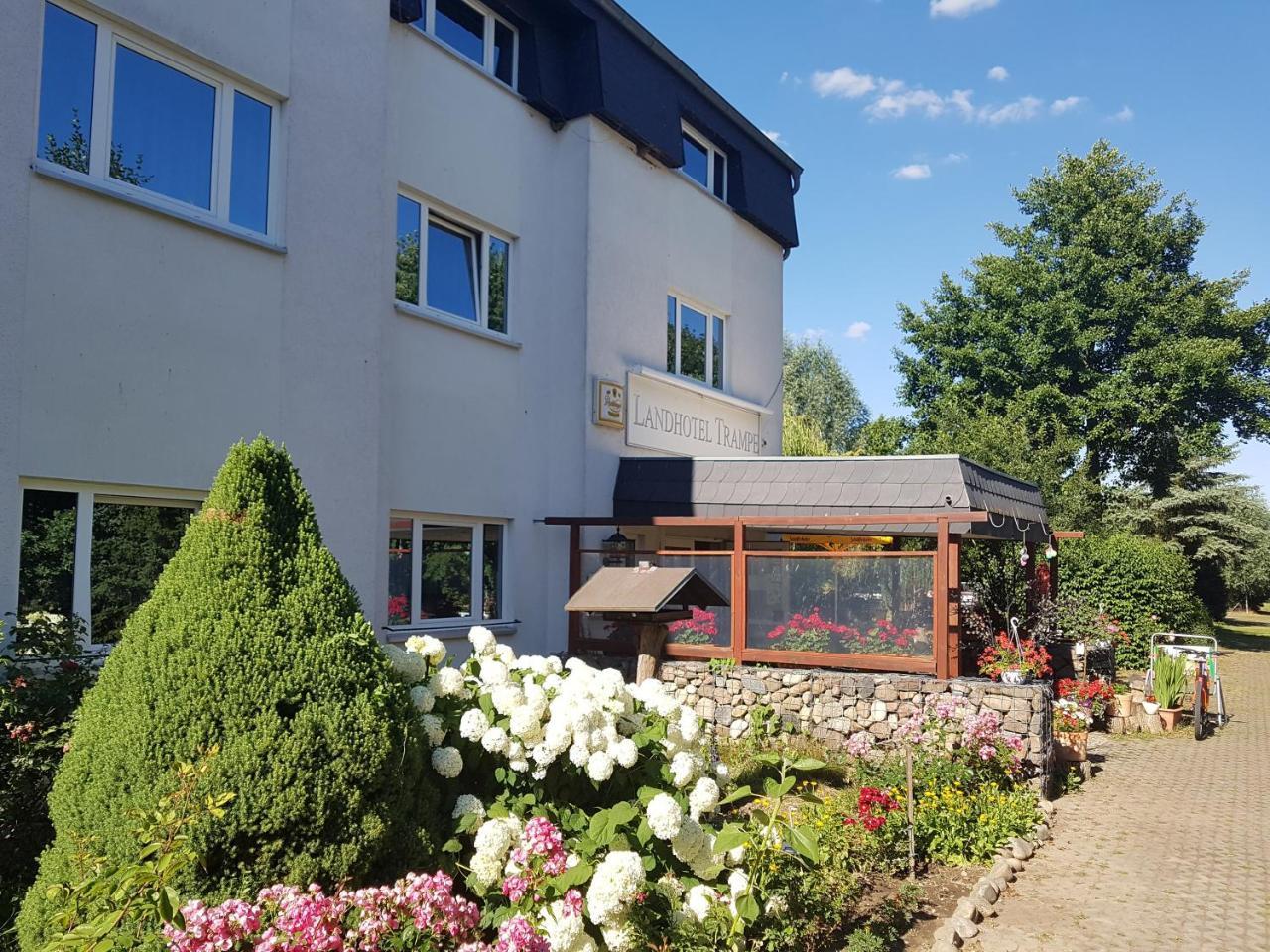 Landhotel Trampe Экстерьер фото